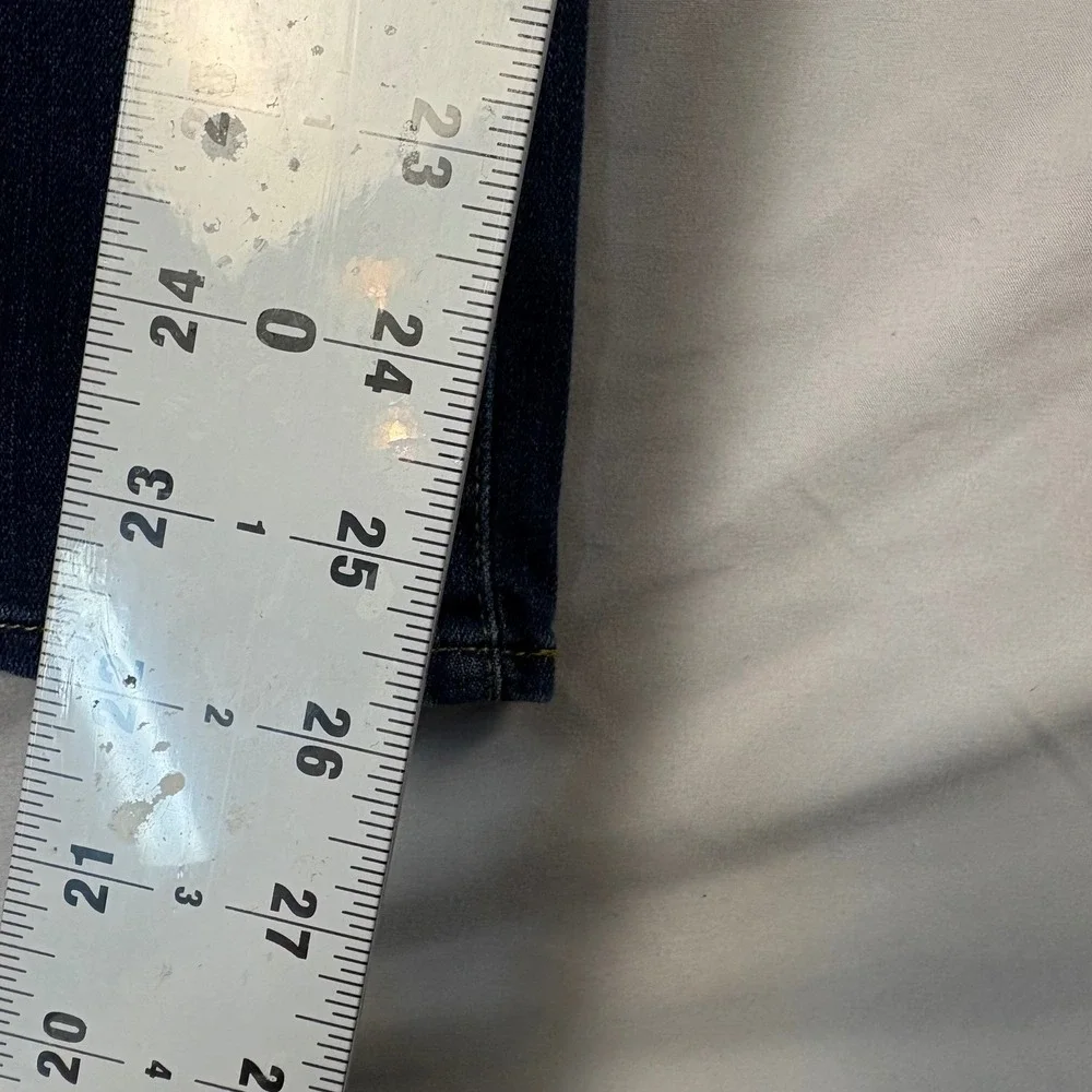Signature by Levi Strauss & Co. Jeans Womens Size 12 Mid Rise Straight - Picture 4 of 7